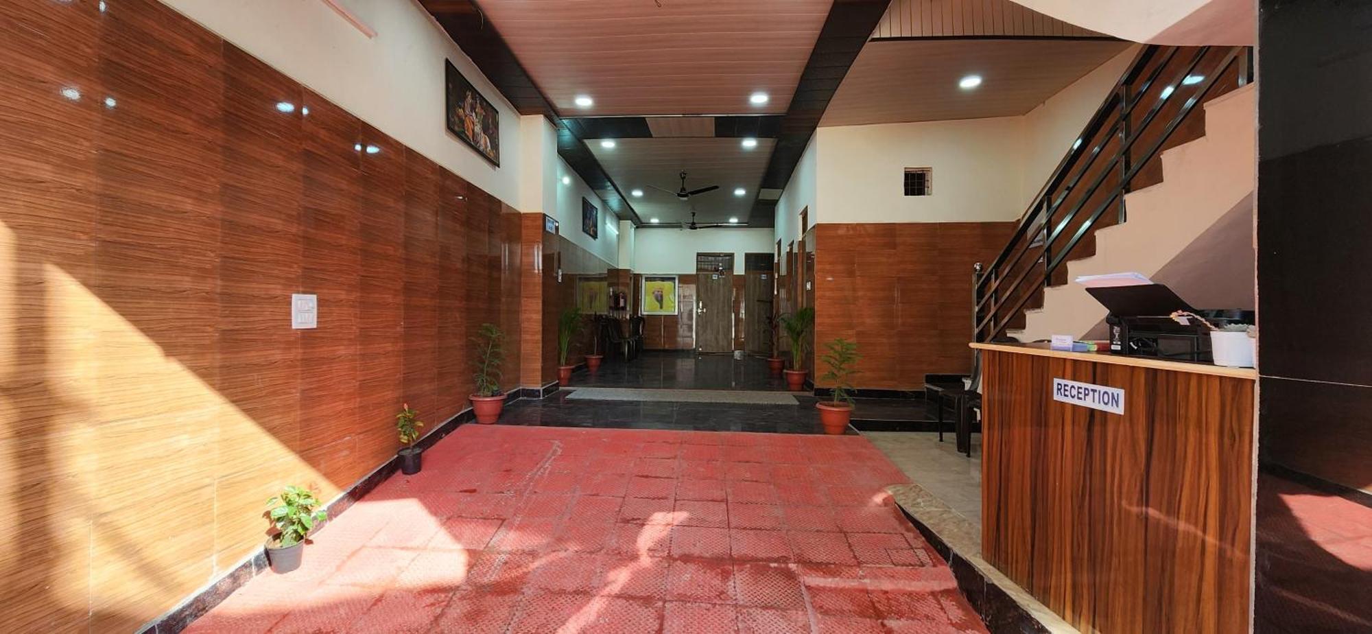 Shree Radha Rani Dham, Near Iskcon And Prem Mandir Hotel Vrindāvan Exterior photo