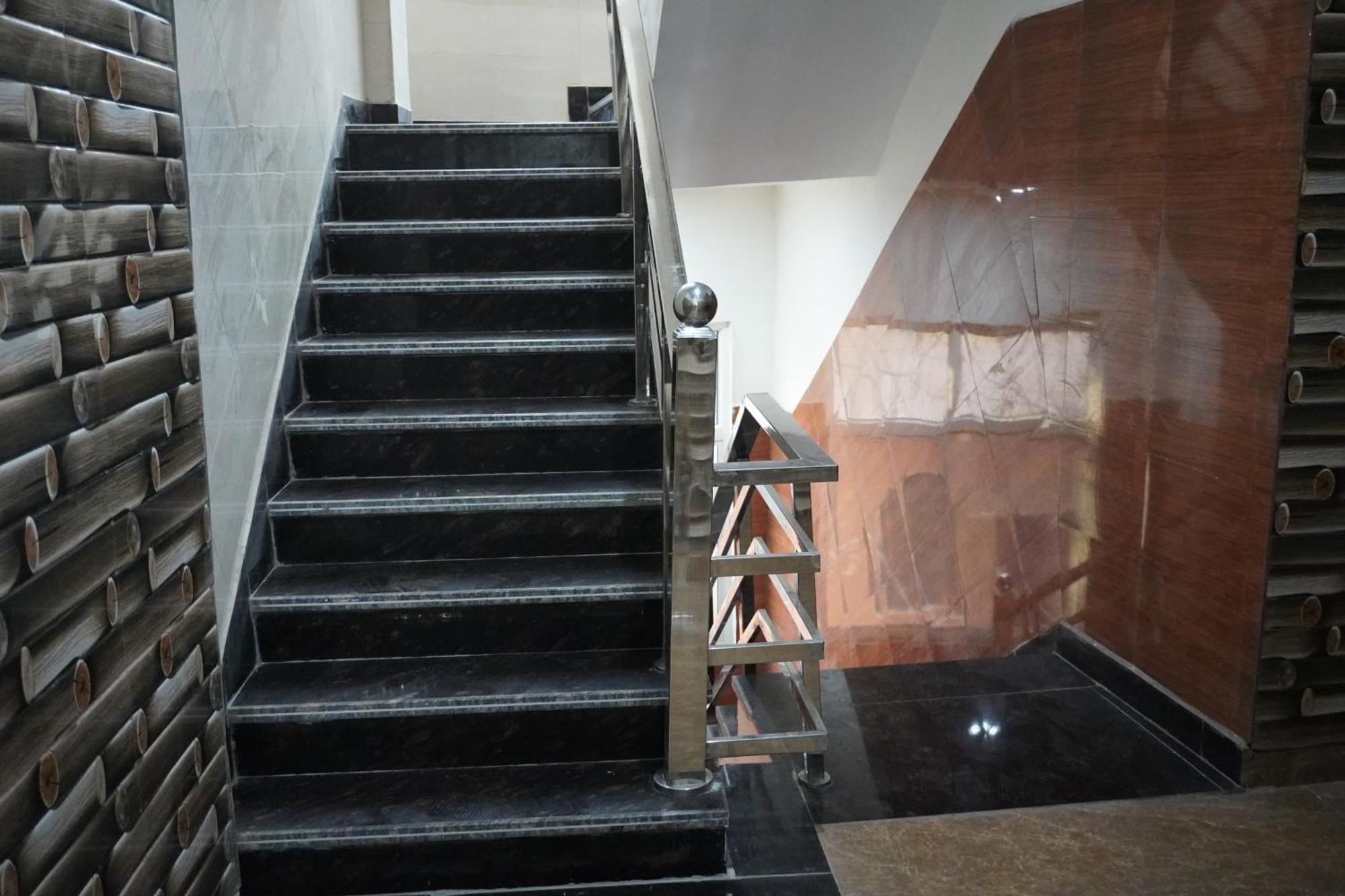 Shree Radha Rani Dham, Near Iskcon And Prem Mandir Hotel Vrindāvan Exterior photo